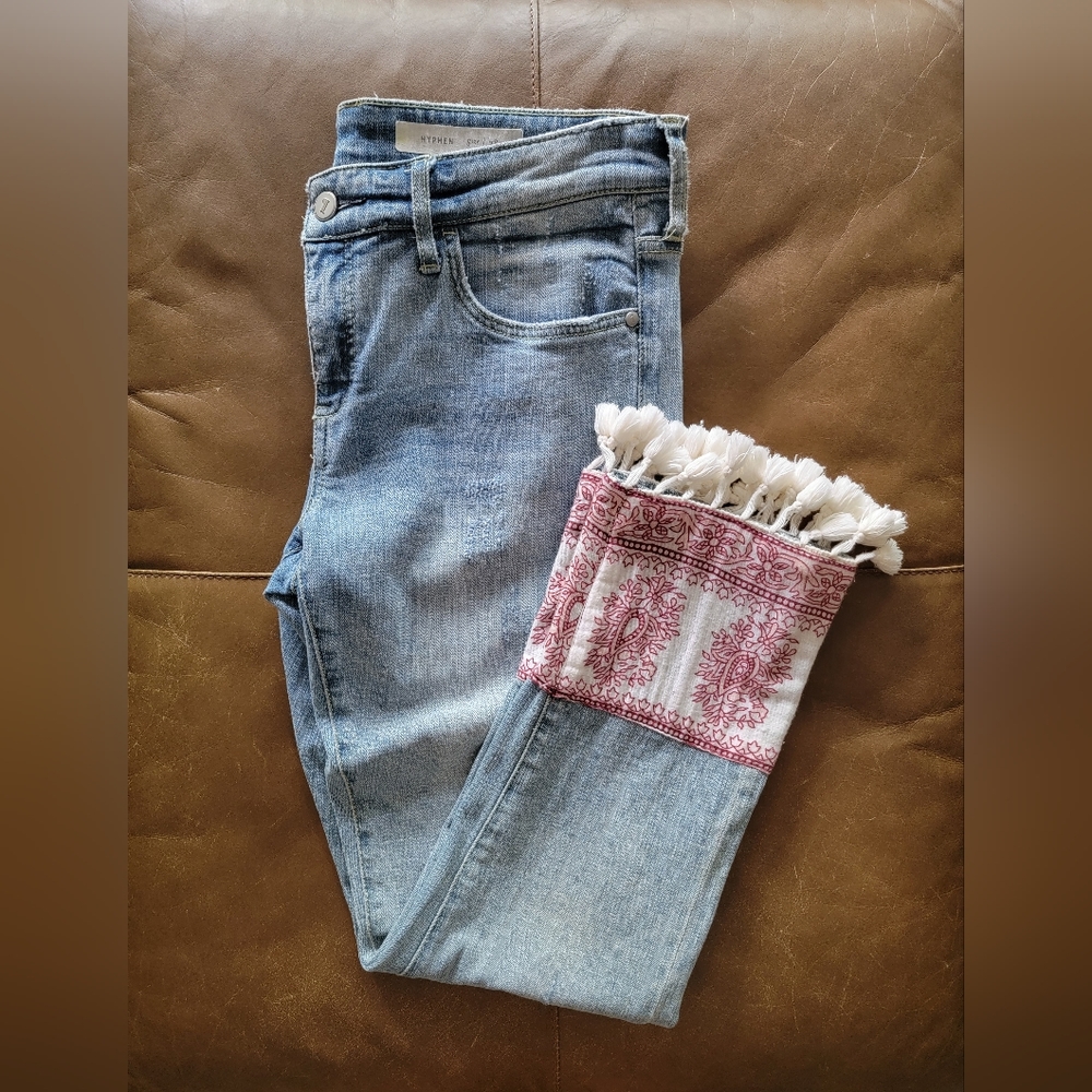 Anthro Pilcro and the Letterpress Cropped Denim Tasseled Print Hem size 28